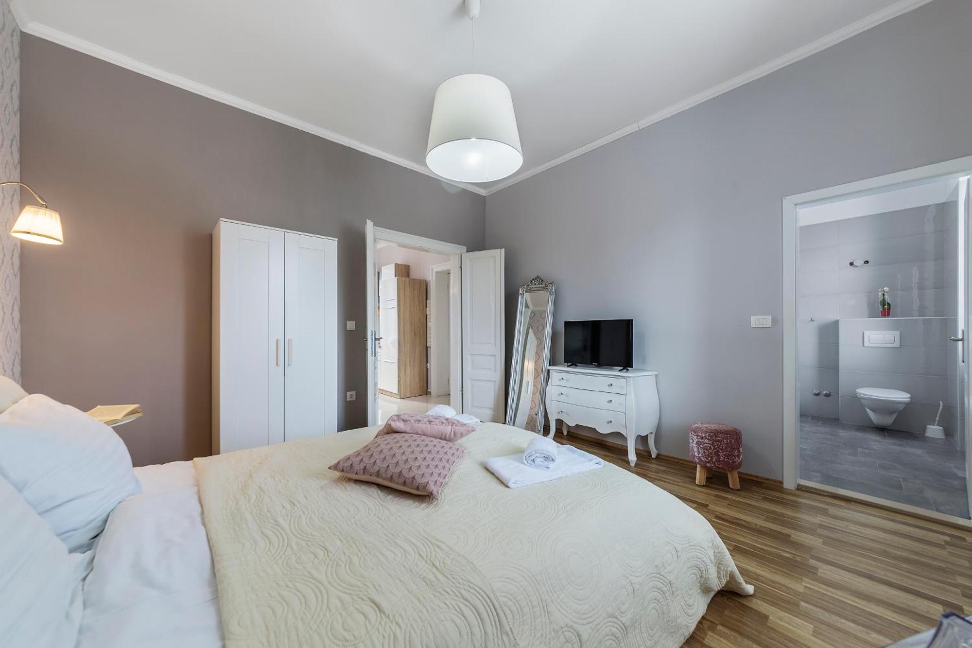 Captain Emo City Apartments Pula Ngoại thất bức ảnh