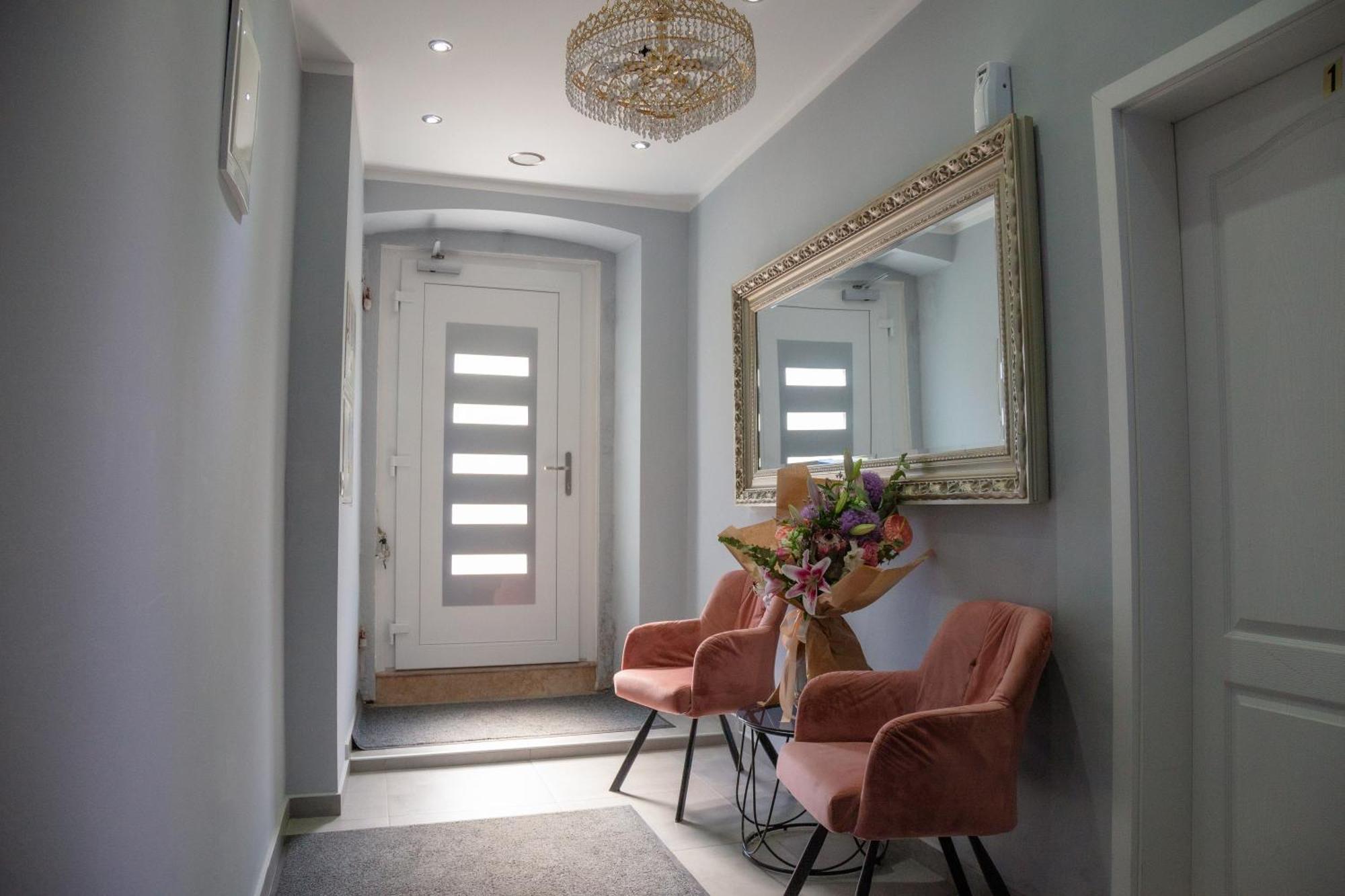 Captain Emo City Apartments Pula Ngoại thất bức ảnh